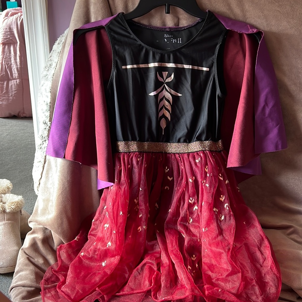 Ana Frozen 2 costume size medium